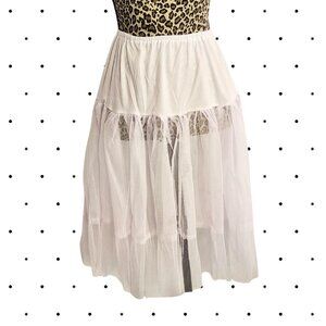 VINTAGE white crinoline with elastic waist